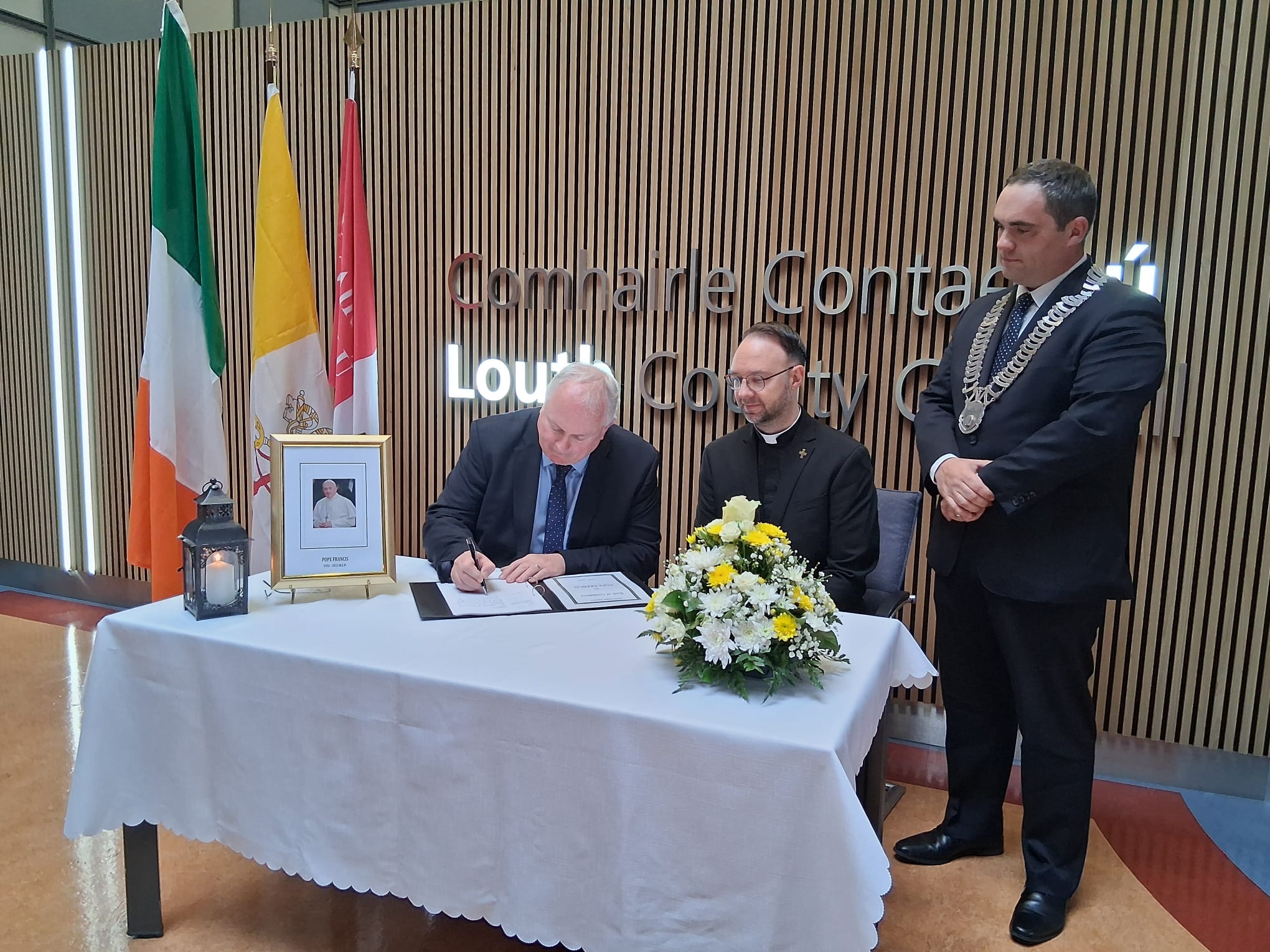 Pope-Francis-Book-of-Condolences