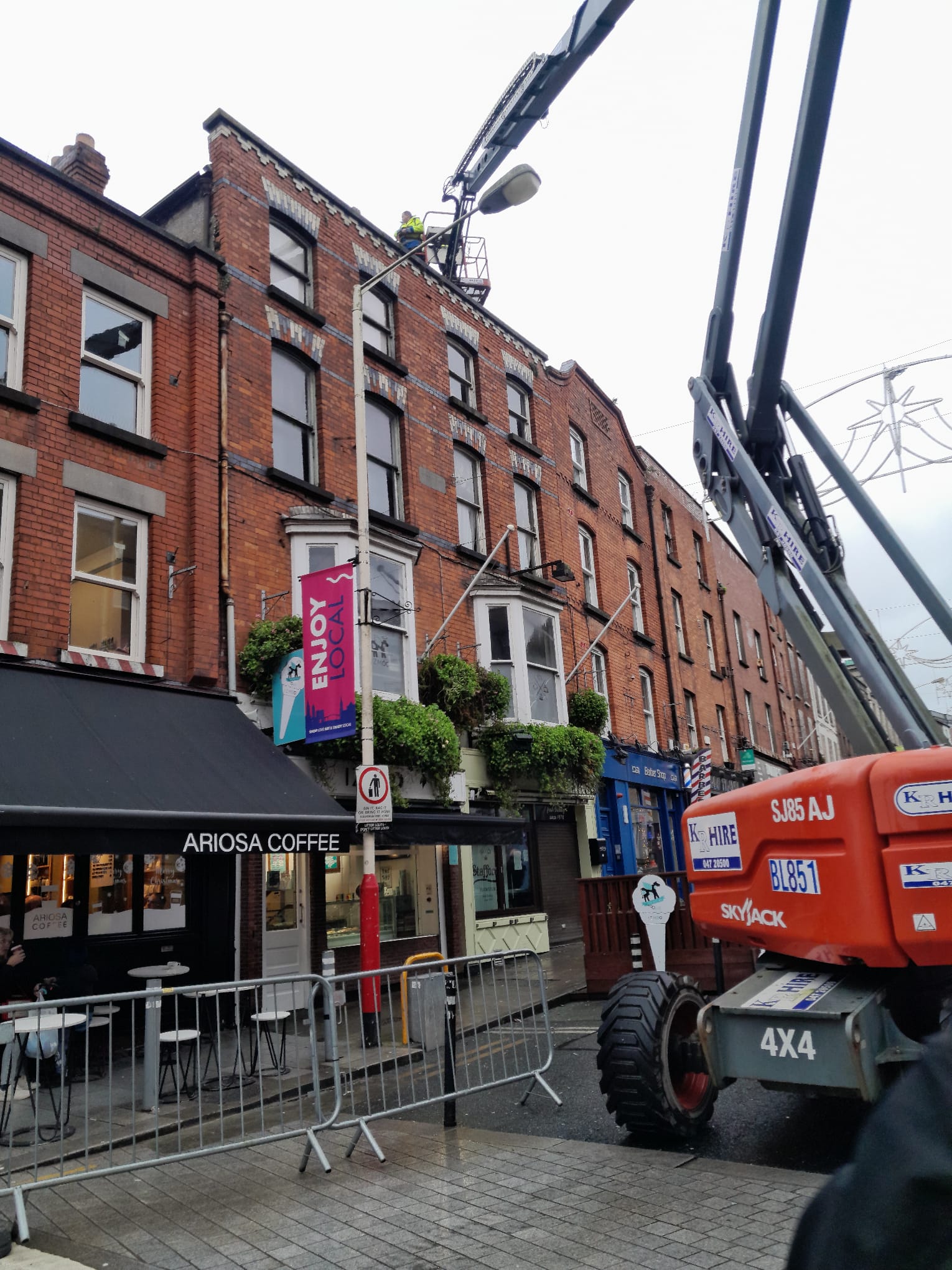 2025-12-06-Tholsel-Junction-Christmas-Lights-Update-01