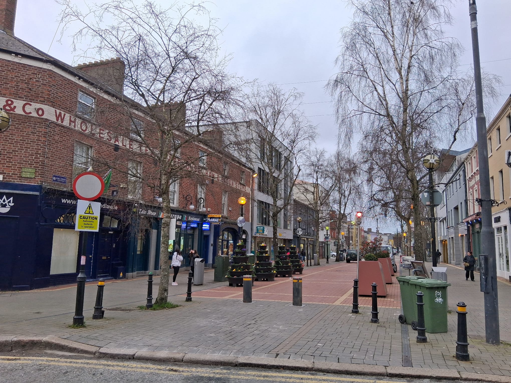 Earl-Street-Bollards