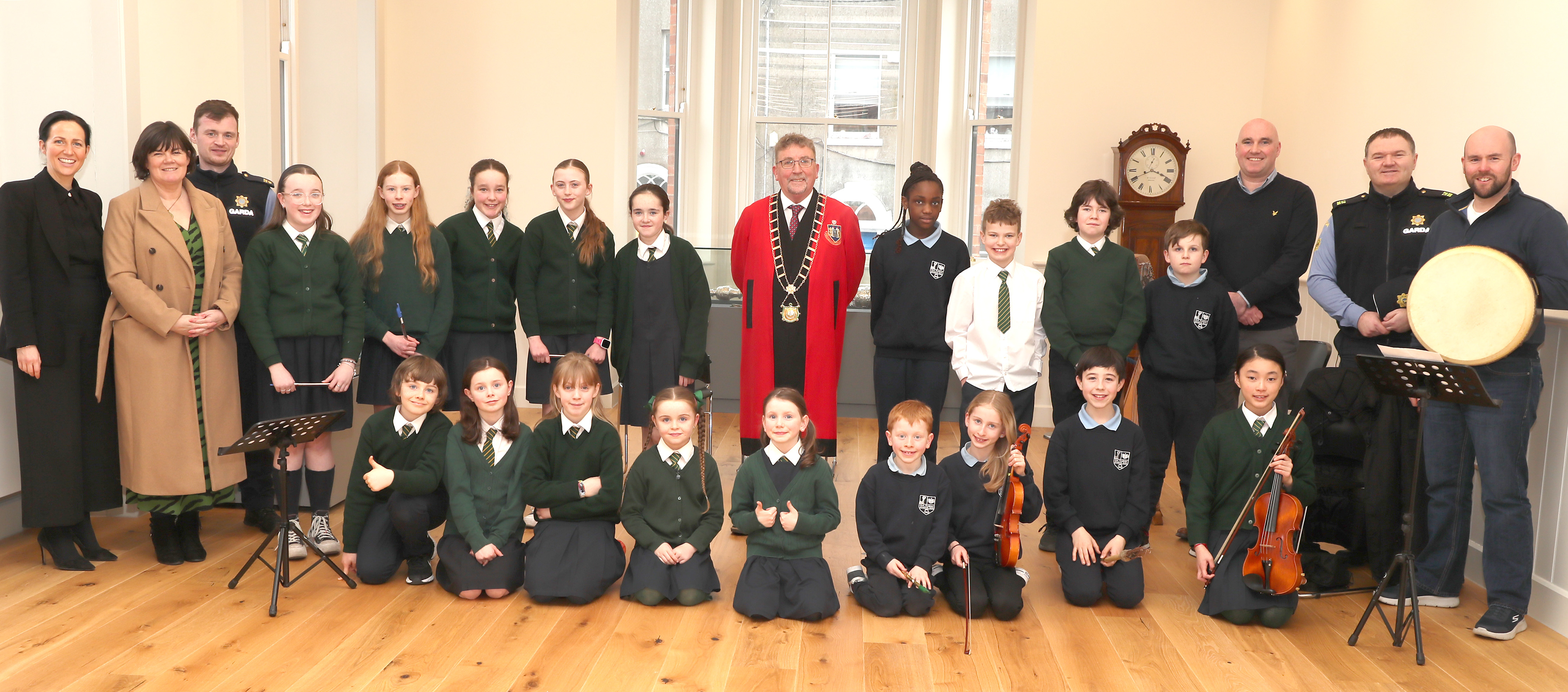 seachtain-na-gaelige-launch-4 Students and teachers from Scoil Aonghusa, Drogheda, pictured with members of An Garda Siochana, Cllr Paddy McQuillan, Mayor of Drogheda, and Cllrs Michelle Hall and James Byrne at the Seachtain na Gaeilge event at the Civic Offices in Drogheda