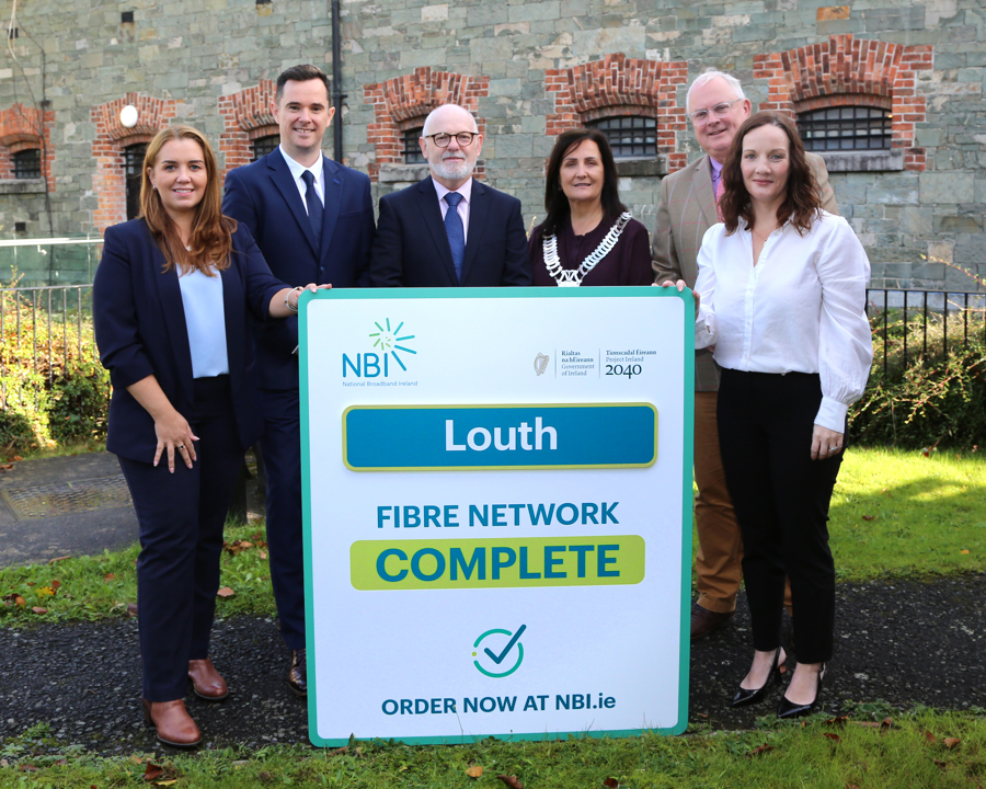 Nikki Campbell and Wayne Mackin, Louth County Council, Feargal Ó Coigligh, Secretary General, Department of Communications, Cllr Dolores Minogue, Cathaoirleach, David Conway, Chief Executive, Louth County Council, and Mairead Meyer, Chief Operations Officer, National Broadband Ireland pictured outside the Oriel Centre, Dundalk